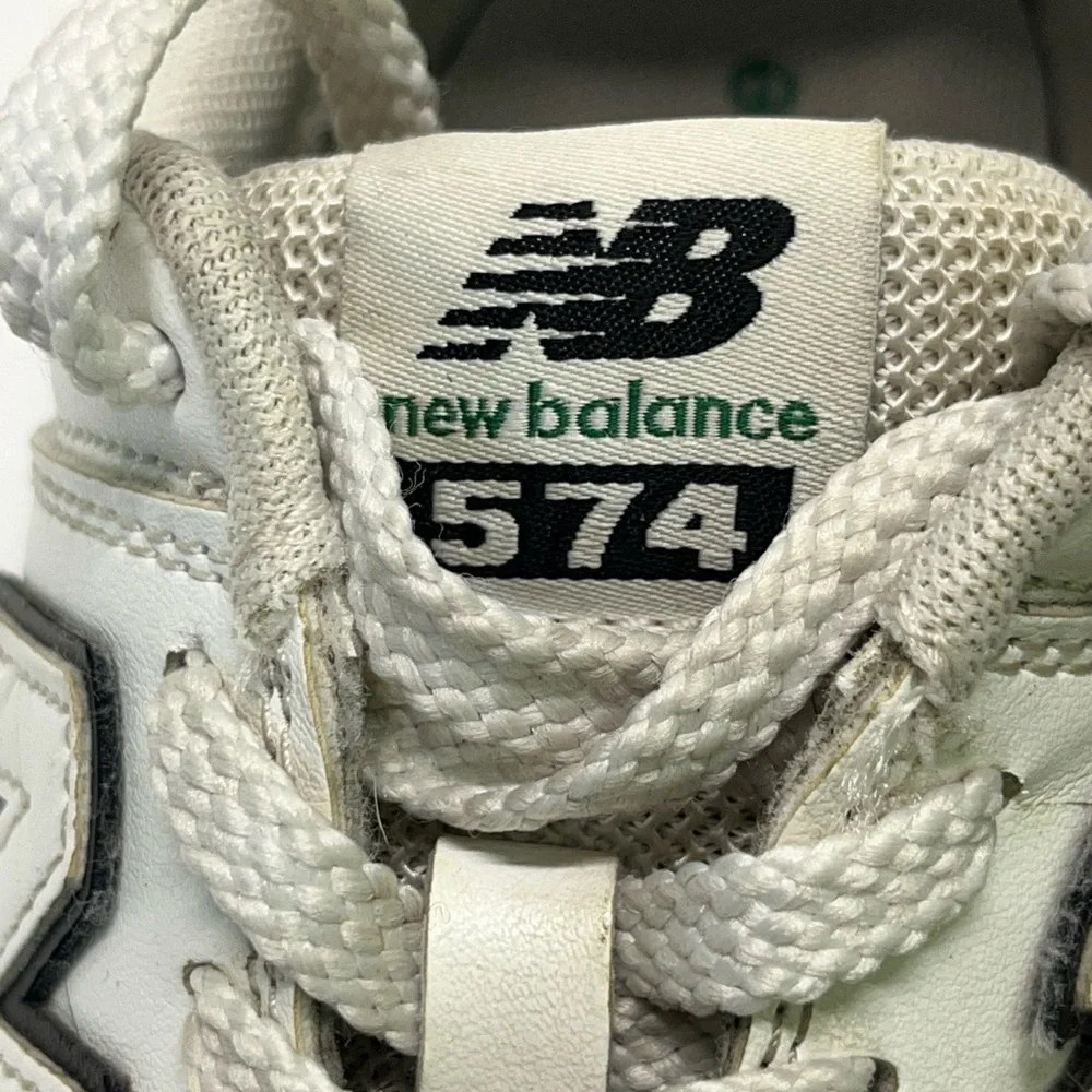 NEW BALANCE 574 RUNNING SUEDE SNEAKERS YOUTH GREEN/WHITE‎ SZ 3.5 ATHLETIC CAUSAL